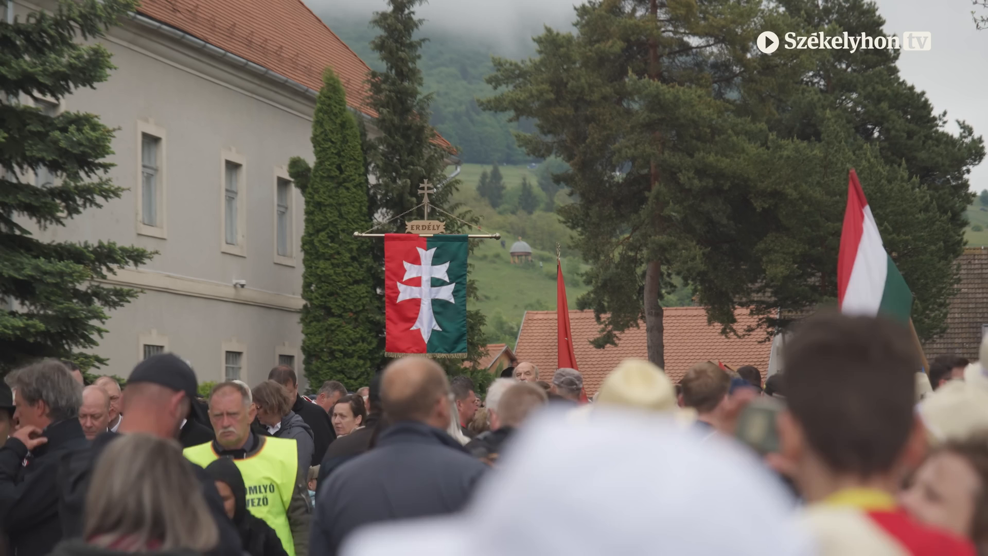 Csengőszótól az orgonáig – hangulatvideó a csíksomlyói búcsúról