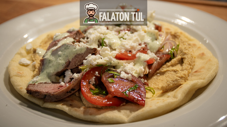 Bárány shawarma fűszeres hummusszal, mentás joghurttal és házi lapos kenyérrel | Falaton túl