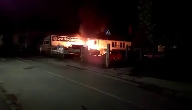 Kigyulladt egy autó Székelyudvarhelyen